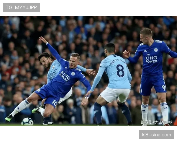 埃因霍温卫冕之路遭遇挑战 阿贾克斯后半程发力缩小分差