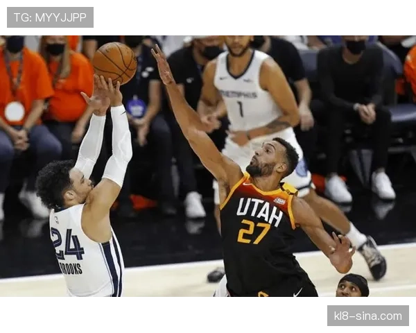 戈贝尔篮下防守威慑力 构建爵士防守体系基础